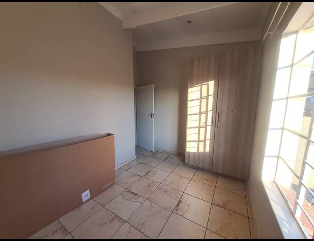 3 BEDROOM APARTMENT FOR SALE IN WATERVAL EAST